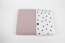 Ledikantdeken dots poplin met oudroze wafel