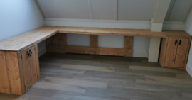 Bureau 349 x 220