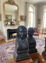 Beeldjes van Gietijzer gemaakt door kunstenaar Frankrijk