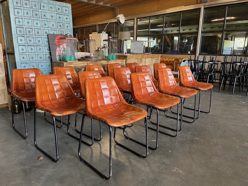 Industriele stoelen metaal met lederen kuip