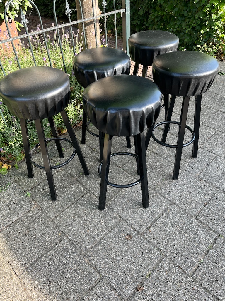 Zeer fraaie barkrukken in zeer goede staat