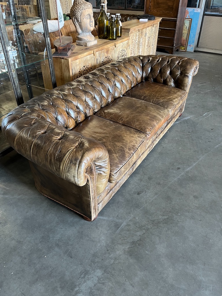Unieke Chesterfield Bank Cognac uit Kurhaus Scheveningen