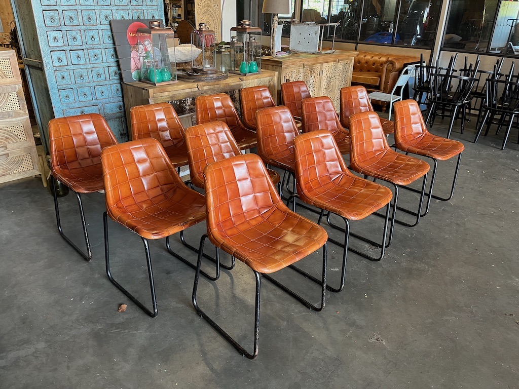 Industriele stoelen metaal met lederen kuip