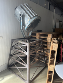 Zeer grote Industriele Lamp/Zoeklicht op Metalen Onderstel