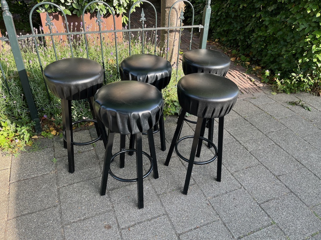 Zeer fraaie barkrukken in zeer goede staat