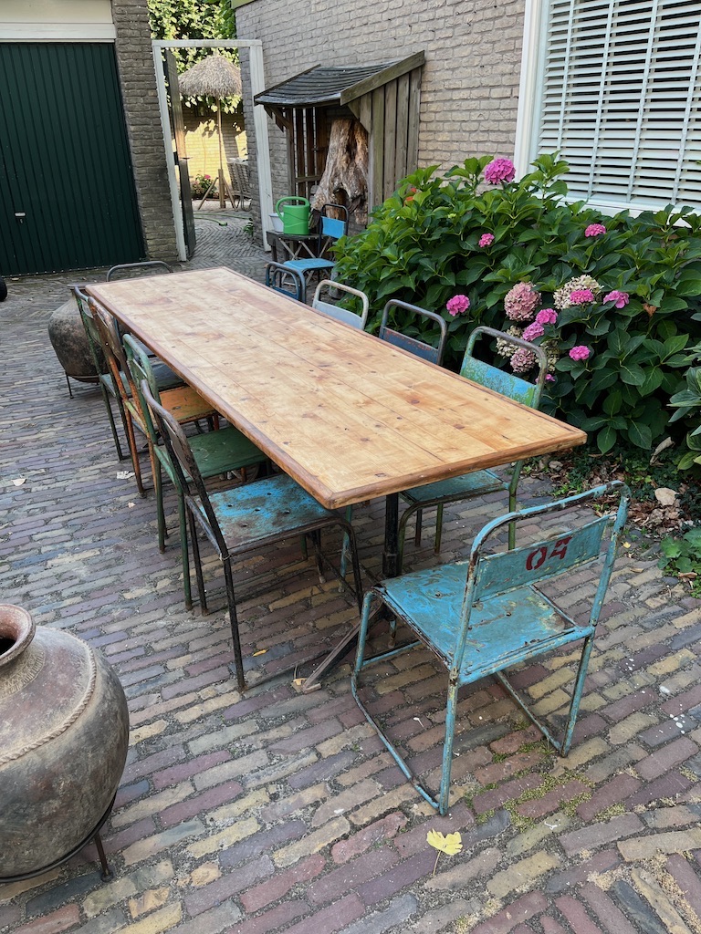 Unieke ijzeren stoelen afkomstig uit India