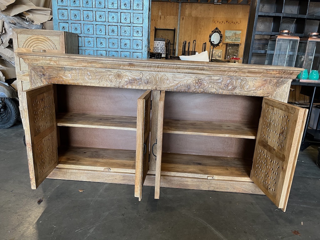 Uniek Nieuw Dressoir IBiza/Boho met de hand uitgesneden