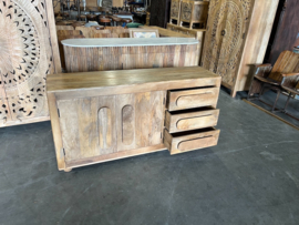 Zeer fraai Dressoir mooi o.a in Scandinavisch interieur