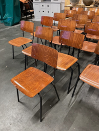 Zeer fraaie industriele/vintage stoelen/schoolstoelen
