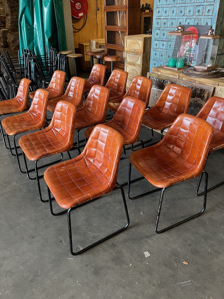 Industriele stoelen metaal met lederen kuip