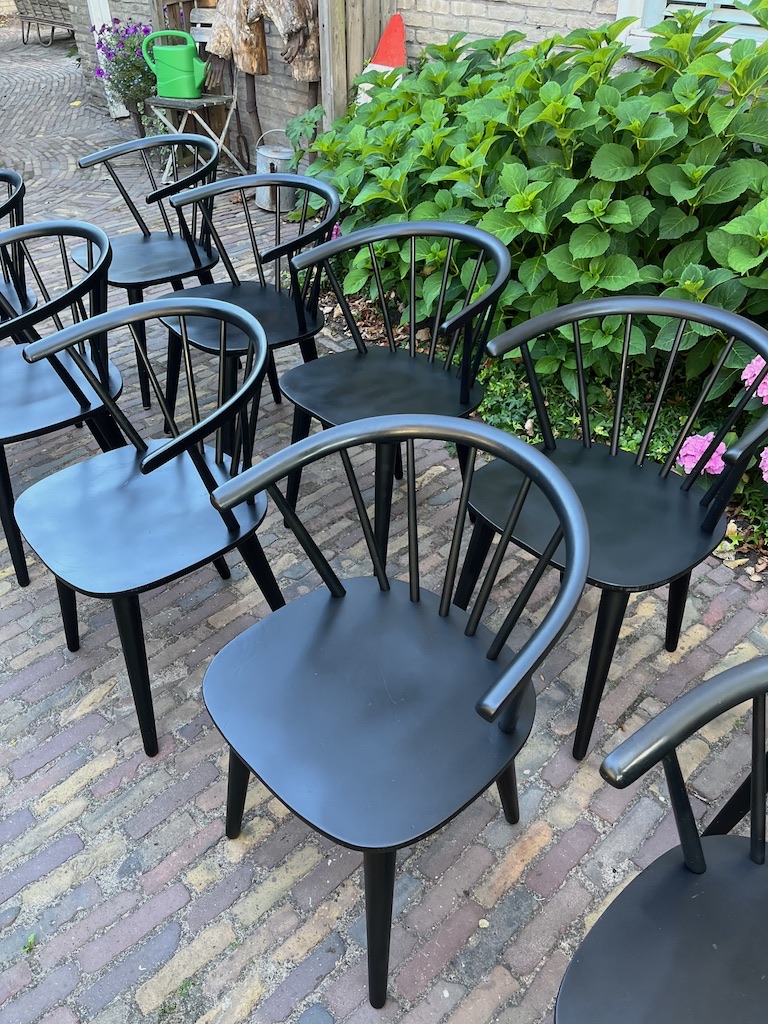 Houten Scandinavische Spijlen Stoelen in de kleur Zwart