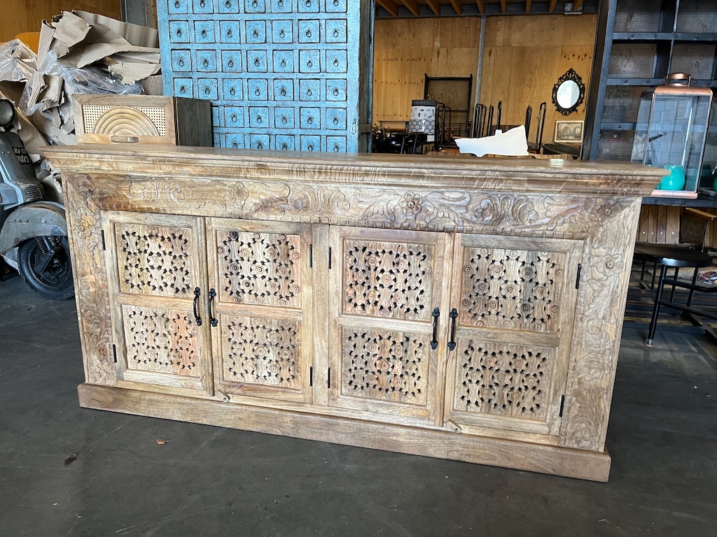 Uniek Nieuw Dressoir IBiza/Boho met de hand uitgesneden