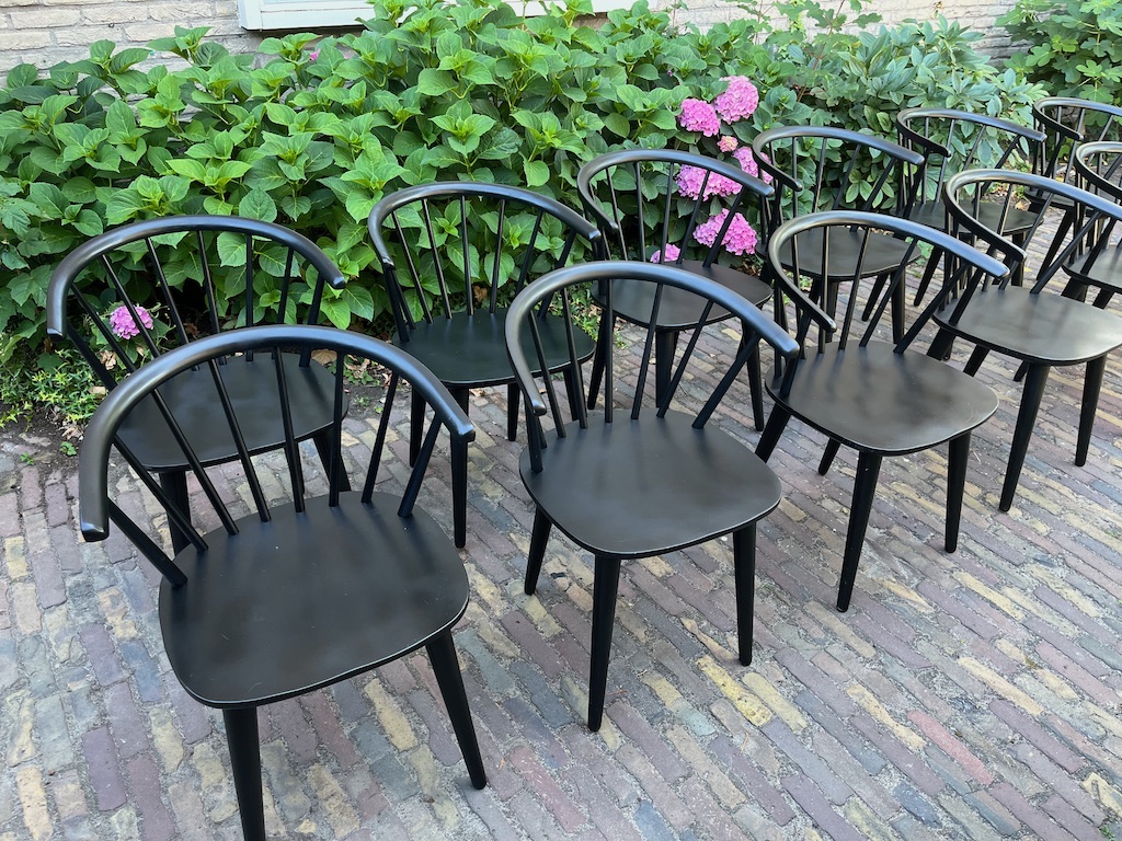 Houten Scandinavische Spijlen Stoelen in de kleur Zwart