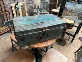 Antieke Metalen koffers uit India pracht Patina van ouderdom