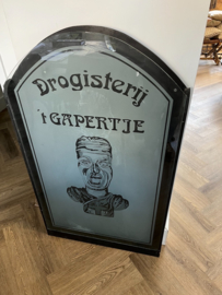Zeer fraai geetst glazen raam Apotheker 't Gapertje