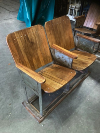 Oude Industriele/Vintage Bioscoopbankjes/Theaterbankjes