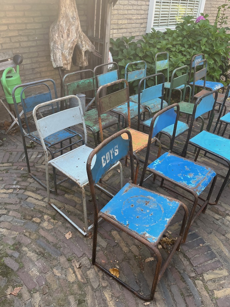 Unieke ijzeren stoelen afkomstig uit India