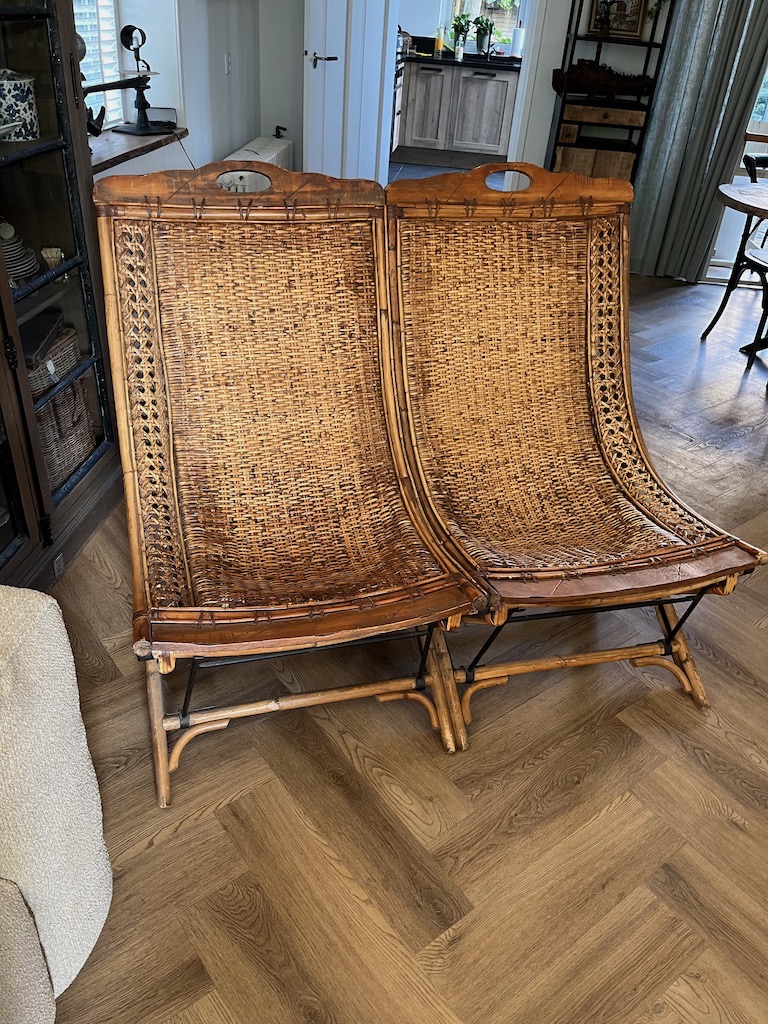 Zeer Fraaie Antieke Bamboe/Rotan Bank uit Bali Datering rond 1920