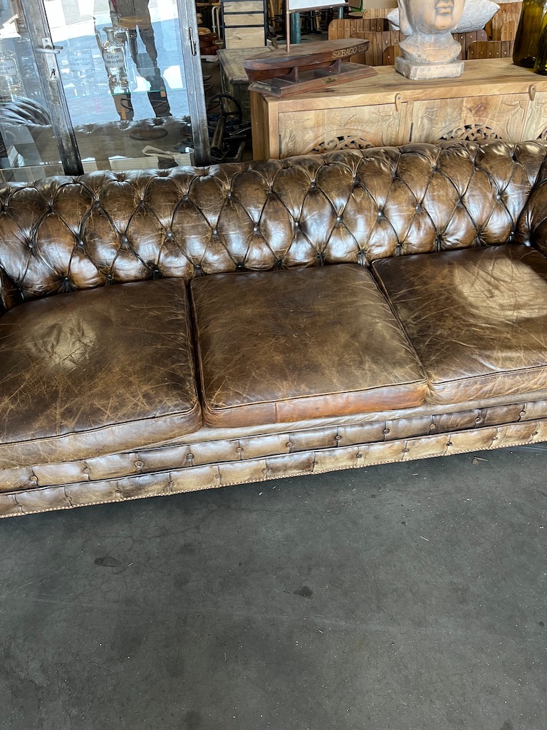 Unieke Chesterfield Bank Cognac uit Kurhaus Scheveningen