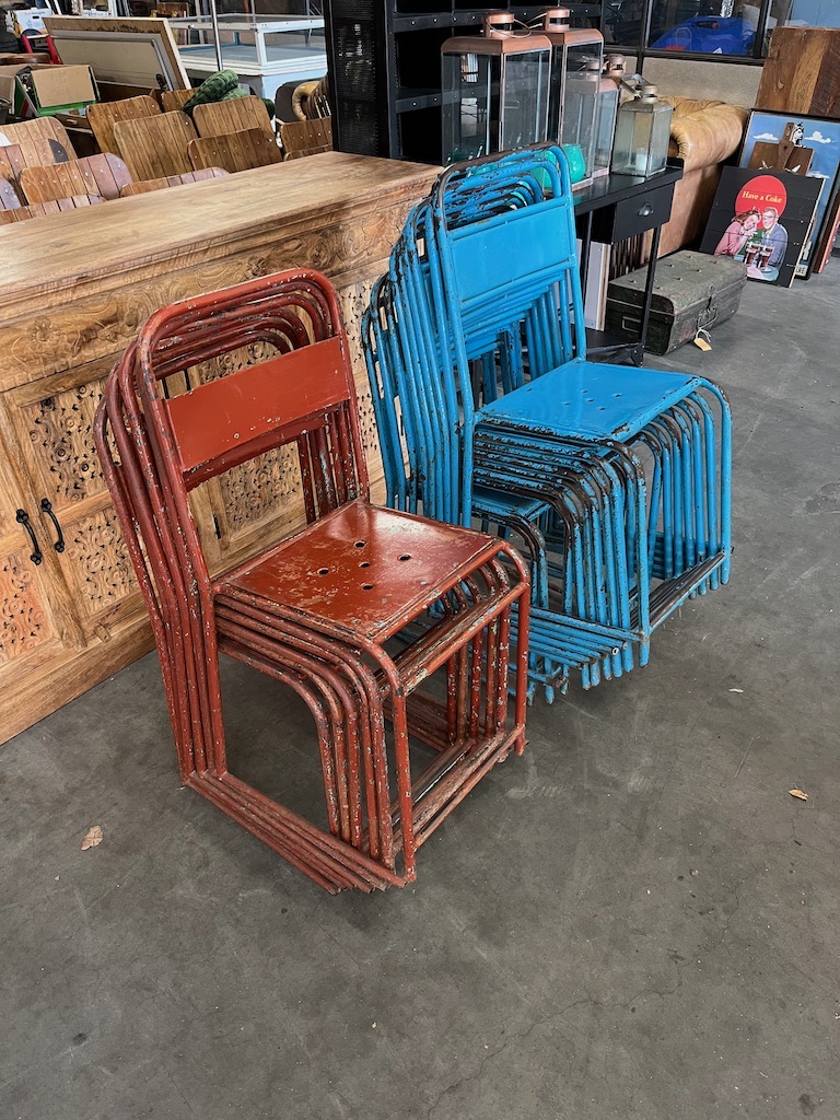 Unieke IJzeren stoelen afkomstig uit Indonesie
