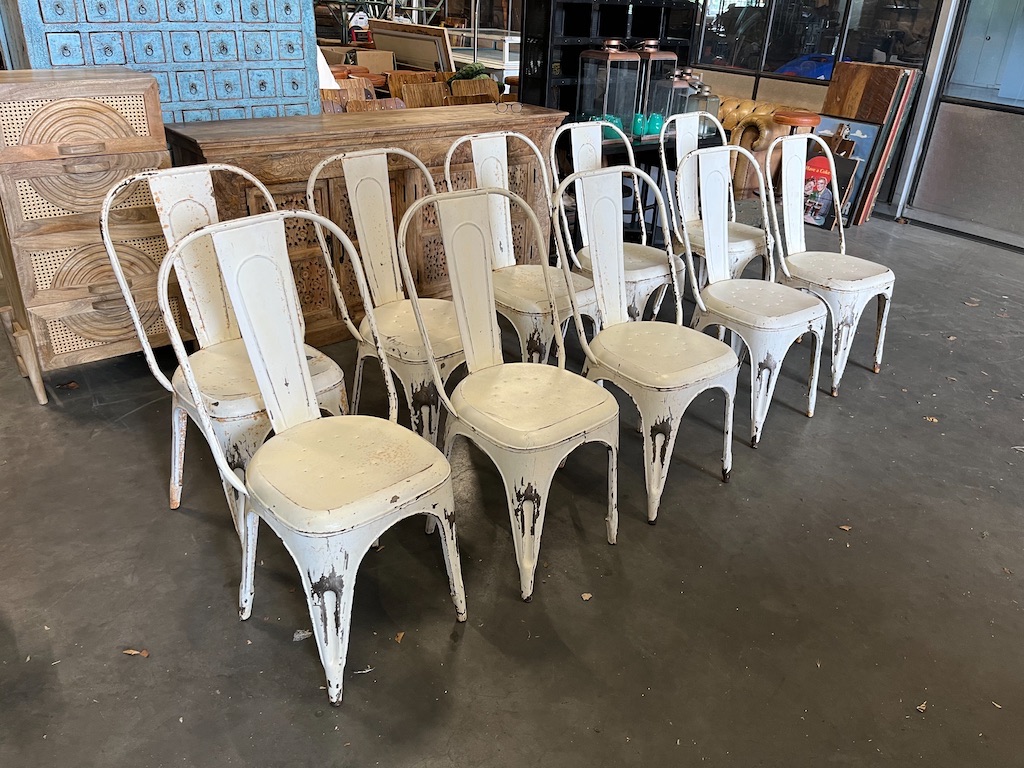 44 Metalen Tolix Stoelen mooi patina van ouderdom