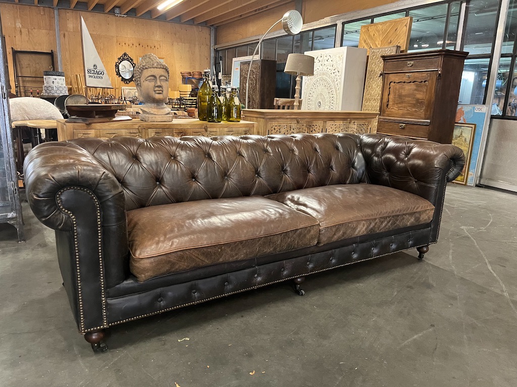 Unieke Originele Chesterfield in uitstekende staat 240 cm