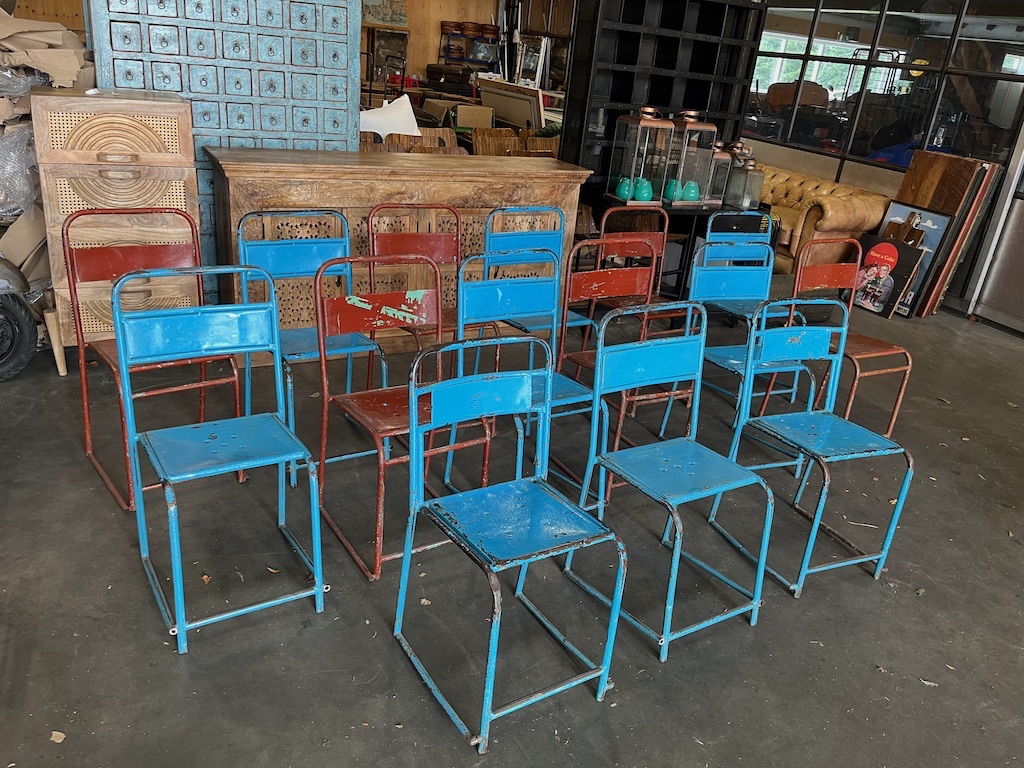 Unieke IJzeren stoelen afkomstig uit Indonesie