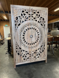 Handgesneden Kast uit India Uniek exemplaar Ibiza/Boho Nieuw