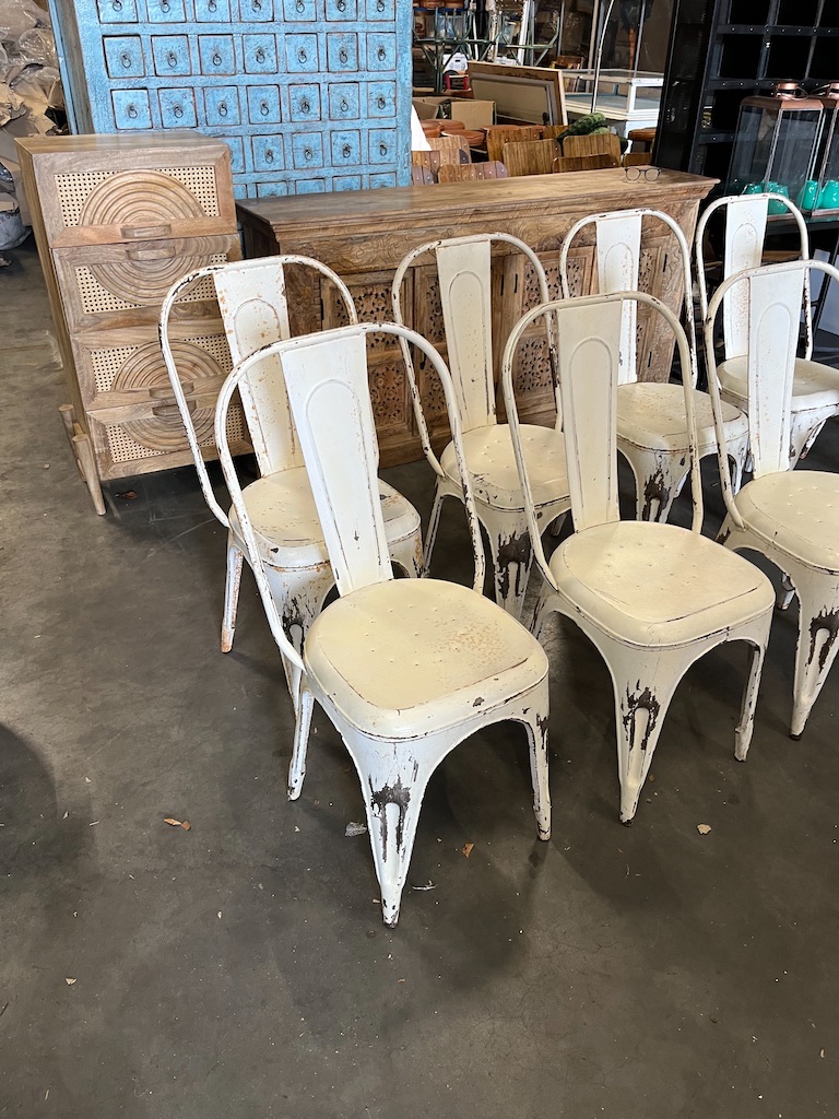 44 Metalen Tolix Stoelen mooi patina van ouderdom