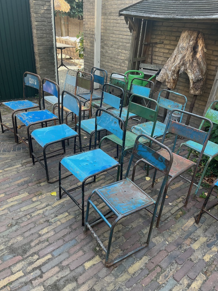 Unieke ijzeren stoelen afkomstig uit India