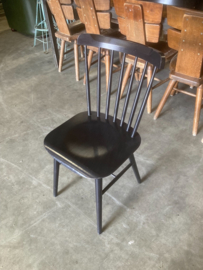 Spijlenstoelen Ton Ironica Thonet Hay zwart