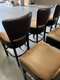 Fraaie Barkrukken Leren zitting en houten onderstel