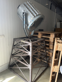 Zeer grote Industriele Lamp/Zoeklicht op Metalen Onderstel
