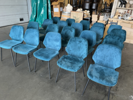 Stoelen Arend, type Iris Velvet Staalblauw