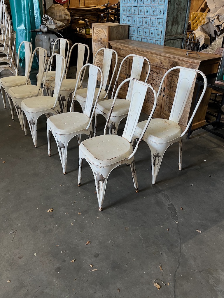 44 Metalen Tolix Stoelen mooi patina van ouderdom