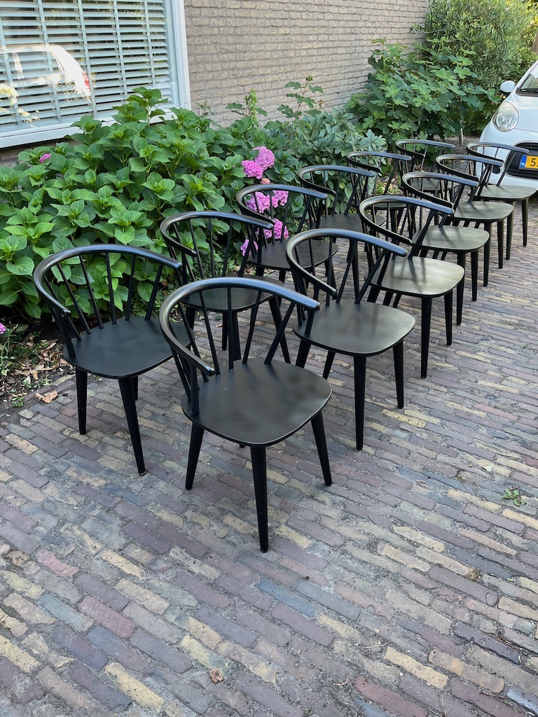 Houten Scandinavische Spijlen Stoelen in de kleur Zwart