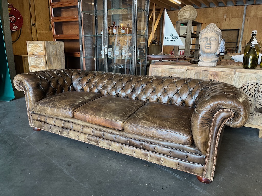 Unieke Chesterfield Bank Cognac uit Kurhaus Scheveningen