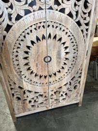 Handgesneden Kast uit India Uniek exemplaar Ibiza/Boho Nieuw