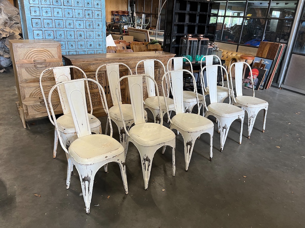 44 Metalen Tolix Stoelen mooi patina van ouderdom
