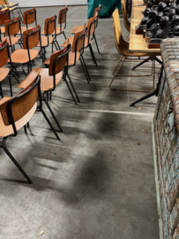 Zeer fraaie industriele/vintage stoelen/schoolstoelen