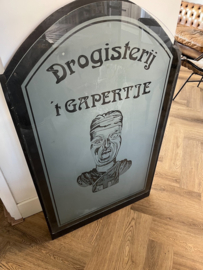 Zeer fraai geetst glazen raam Apotheker 't Gapertje