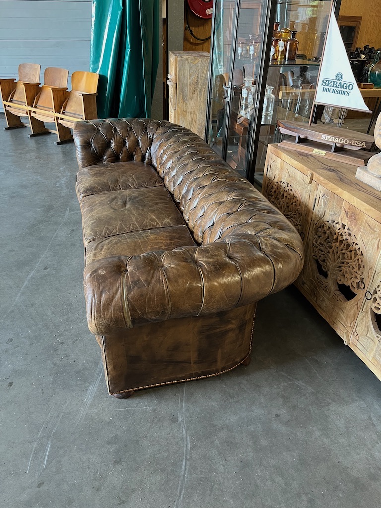 Unieke Chesterfield Bank Cognac uit Kurhaus Scheveningen