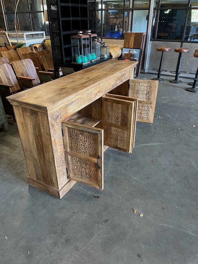 Uniek Nieuw Dressoir IBiza/Boho met de hand uitgesneden