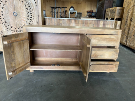 Zeer fraai Dressoir mooi o.a in Scandinavisch interieur