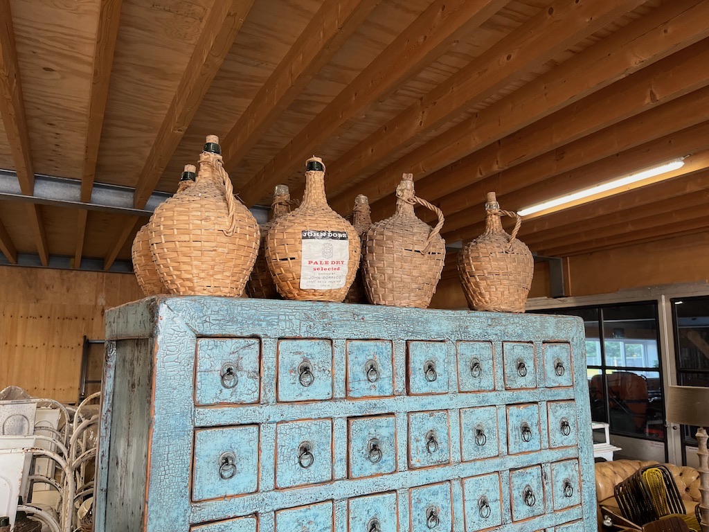 Unieke Mandflessen jaren 70 gebruikt voor Sherry en Rioja  Decoratief