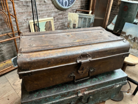 Antieke Metalen koffers uit India pracht Patina van ouderdom