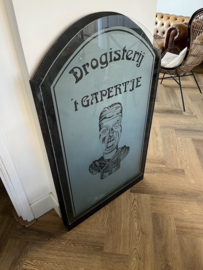 Zeer fraai geetst glazen raam Apotheker 't Gapertje
