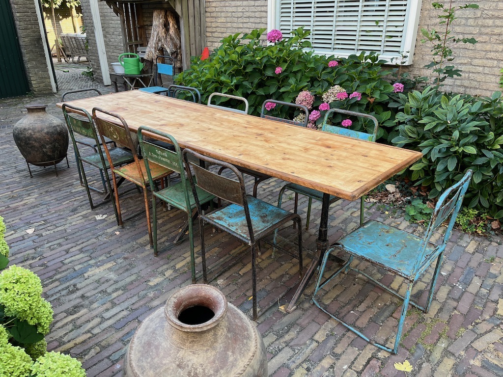Unieke ijzeren stoelen afkomstig uit India