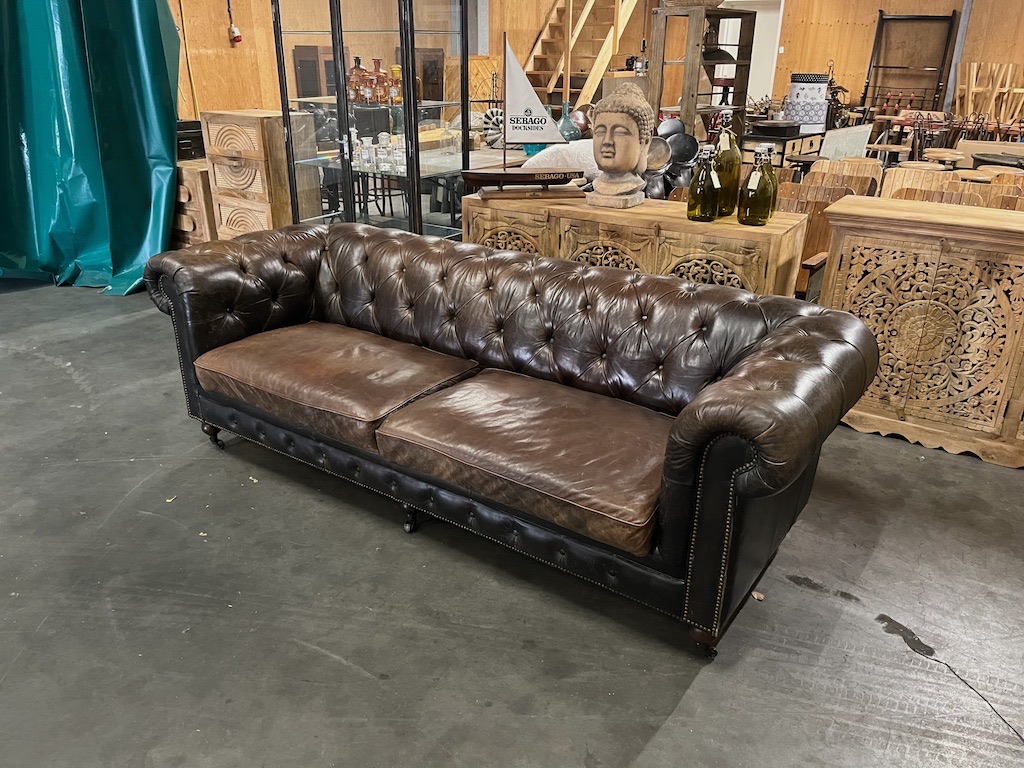Unieke Originele Chesterfield in uitstekende staat 240 cm