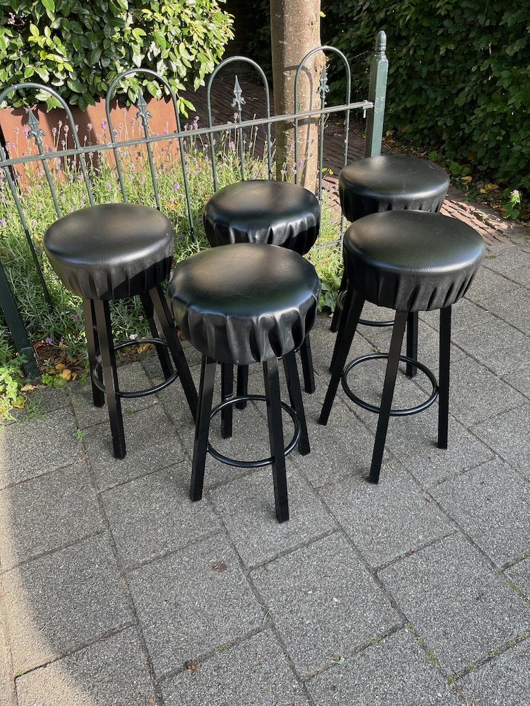 Zeer fraaie barkrukken in zeer goede staat